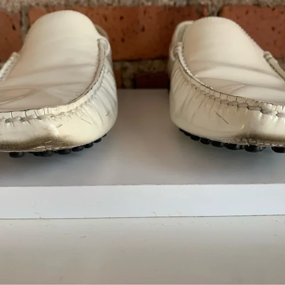 Tod’s Women’s Grommino Flat Driving Shoe Loafer Ivory Patent Leather 6 36 - Picture 5 of 13